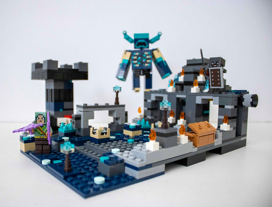 21246 Minecraft: The Deep Dark Battle