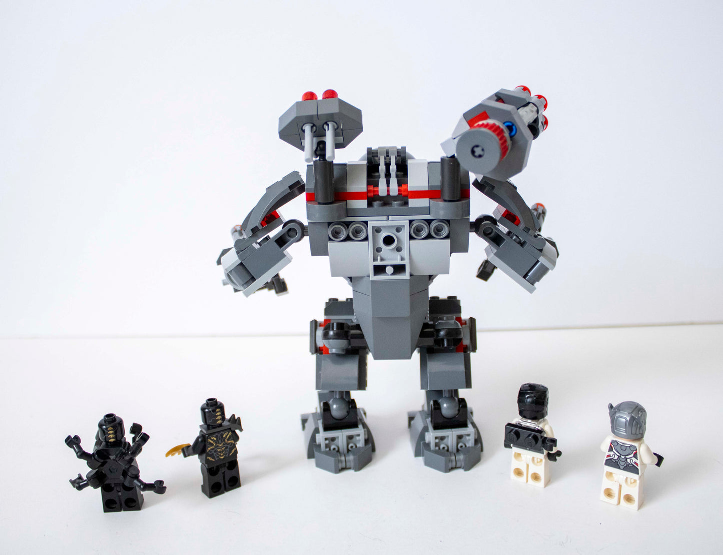 76124 Marvel Avengers: War Machine Buster