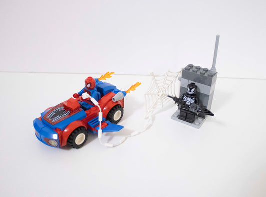 10665 Juniors: Spider-Man Spider-Car Pursuit