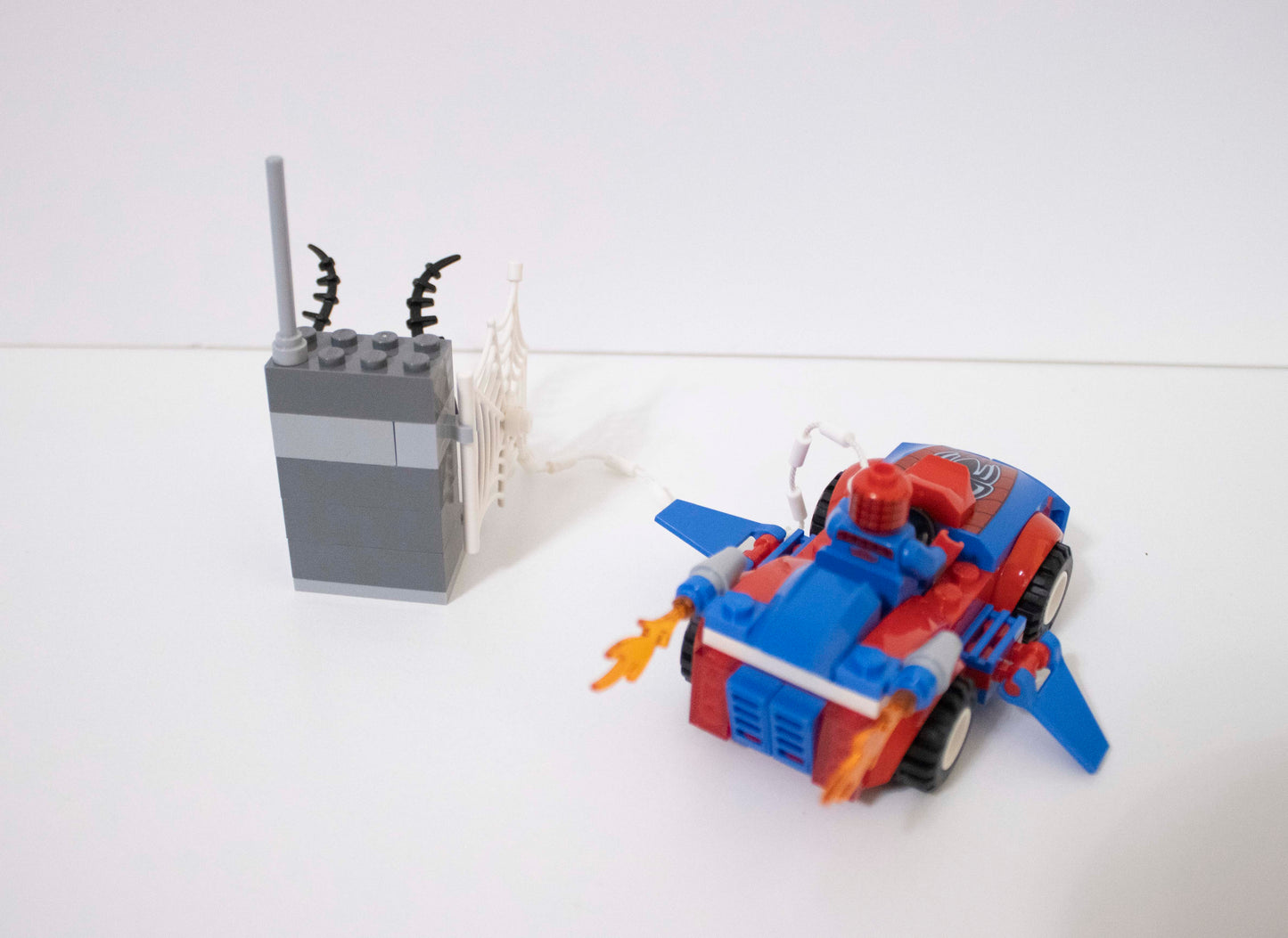 10665 Juniors: Spider-Man Spider-Car Pursuit