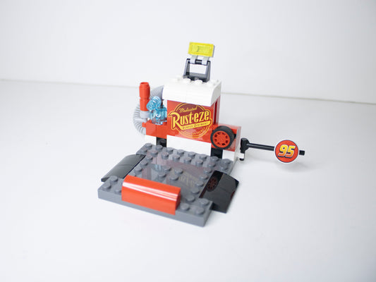 10732 Juniors (Cars): Guido and Luigi's Pit Stop