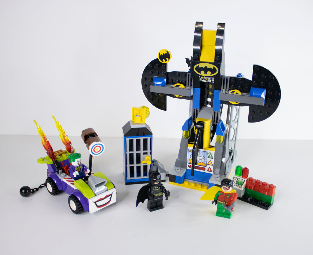 10753 Juniors (DC): The Joker Batcave Attack (#2)