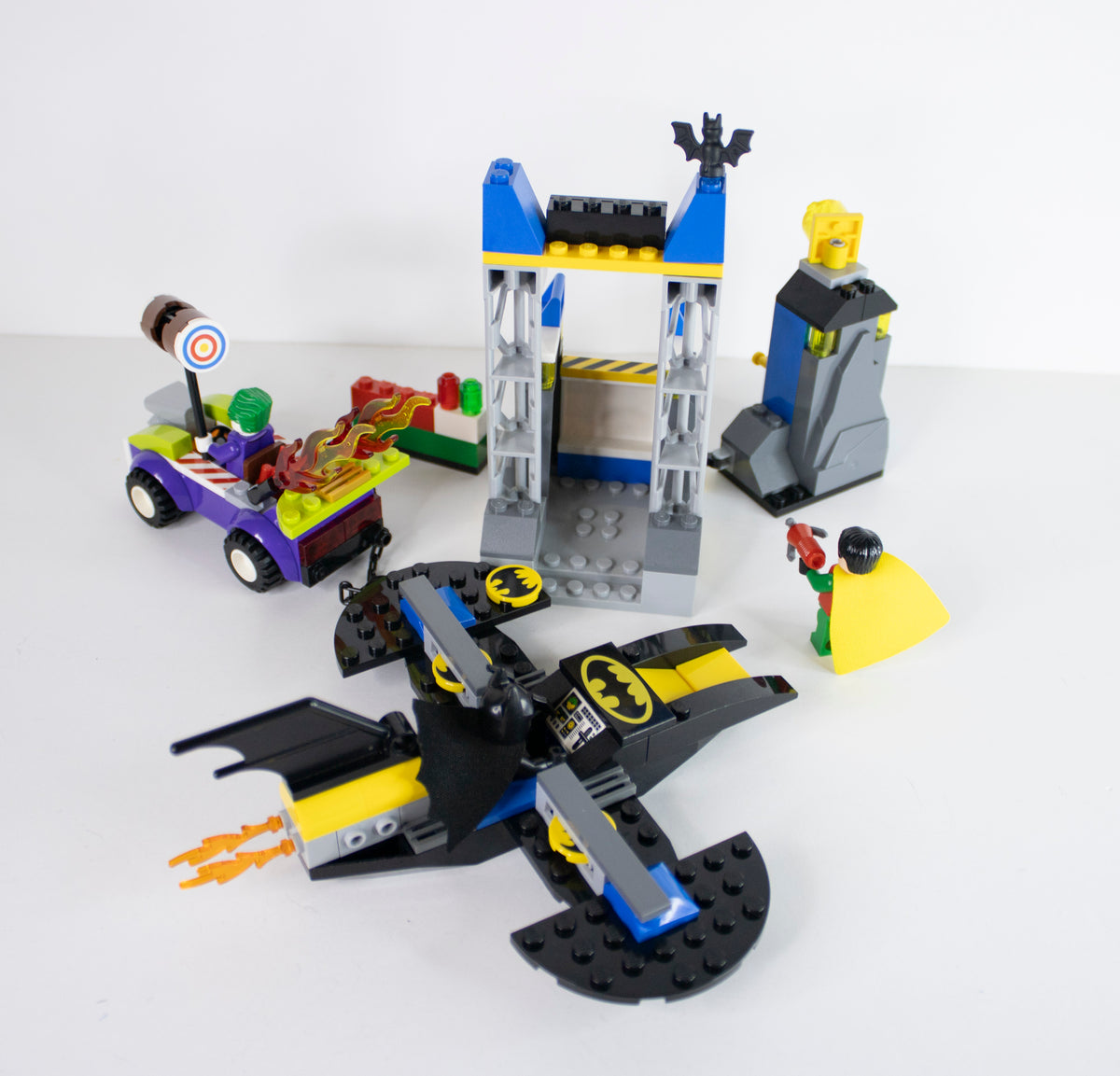 10753 Juniors (DC): The Joker Batcave Attack (#2)