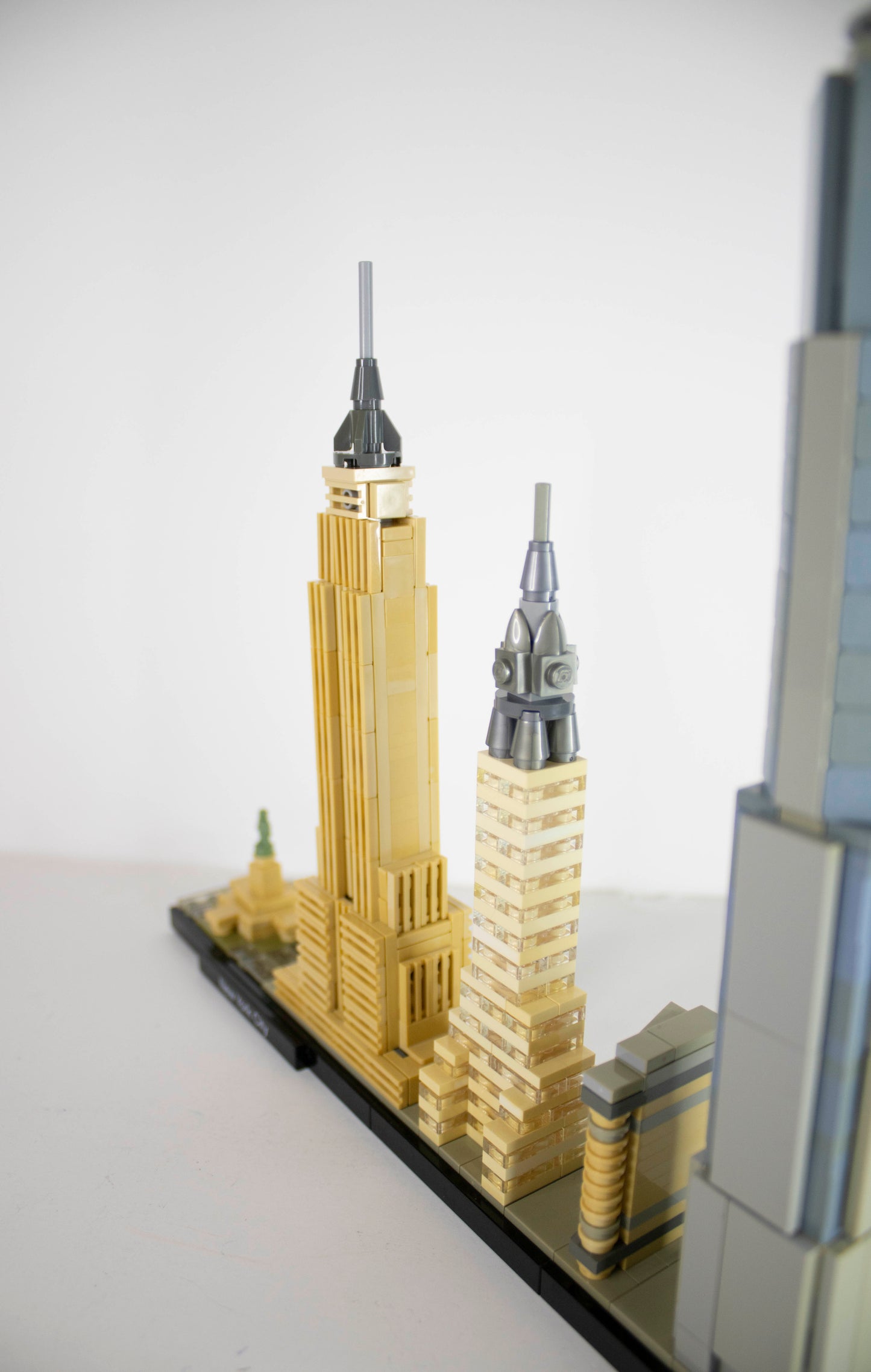 21028 Architecture: New York City (Sun-Aged "Vintage Sepia" Edition)