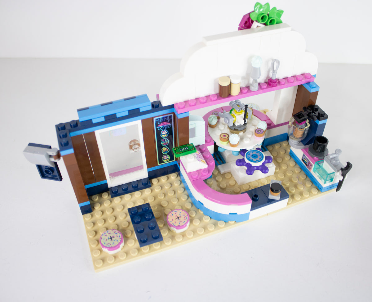 41366 Friends: Olivia's Cupcake Cafe