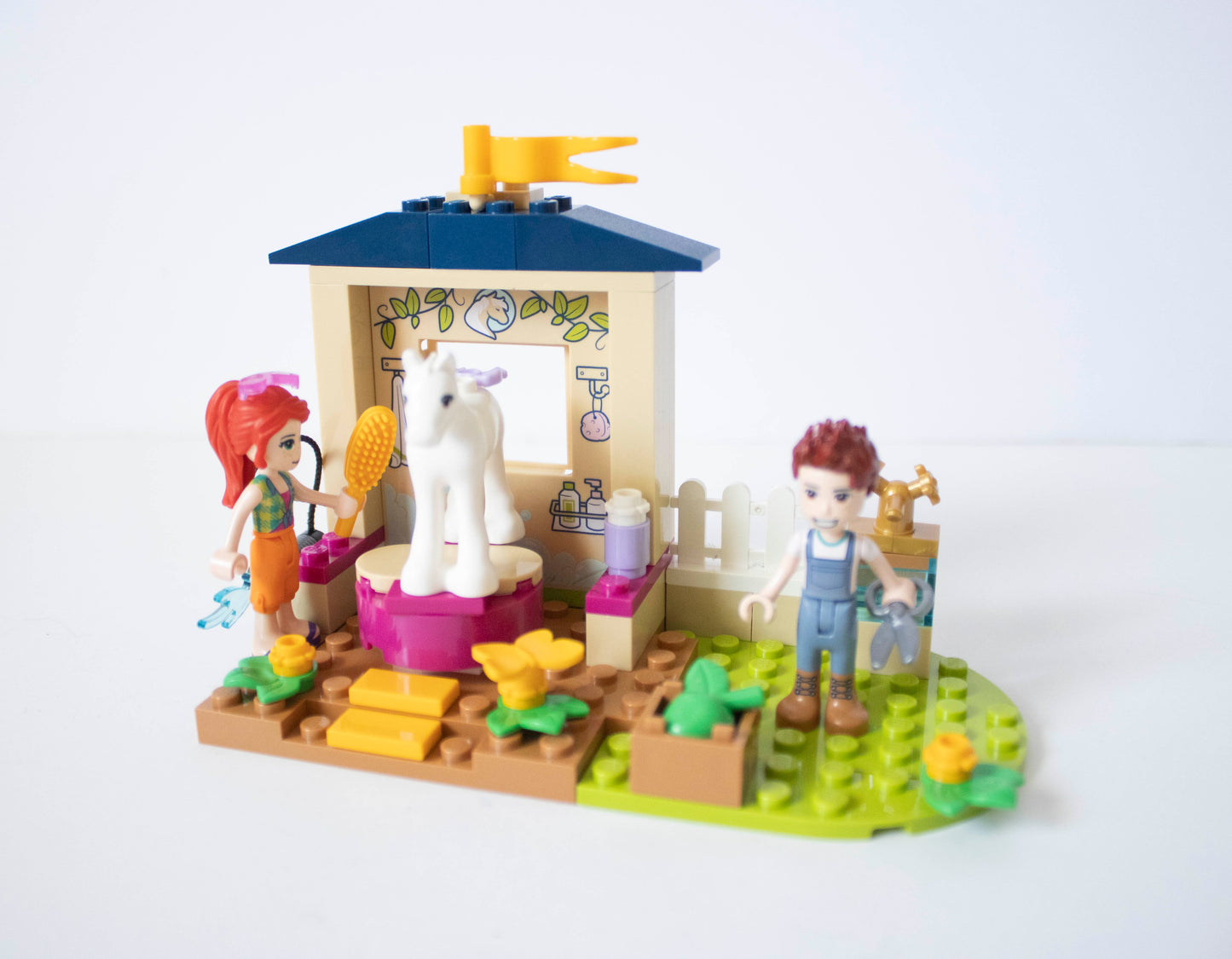 41696 Friends: Pony-Washing Stable