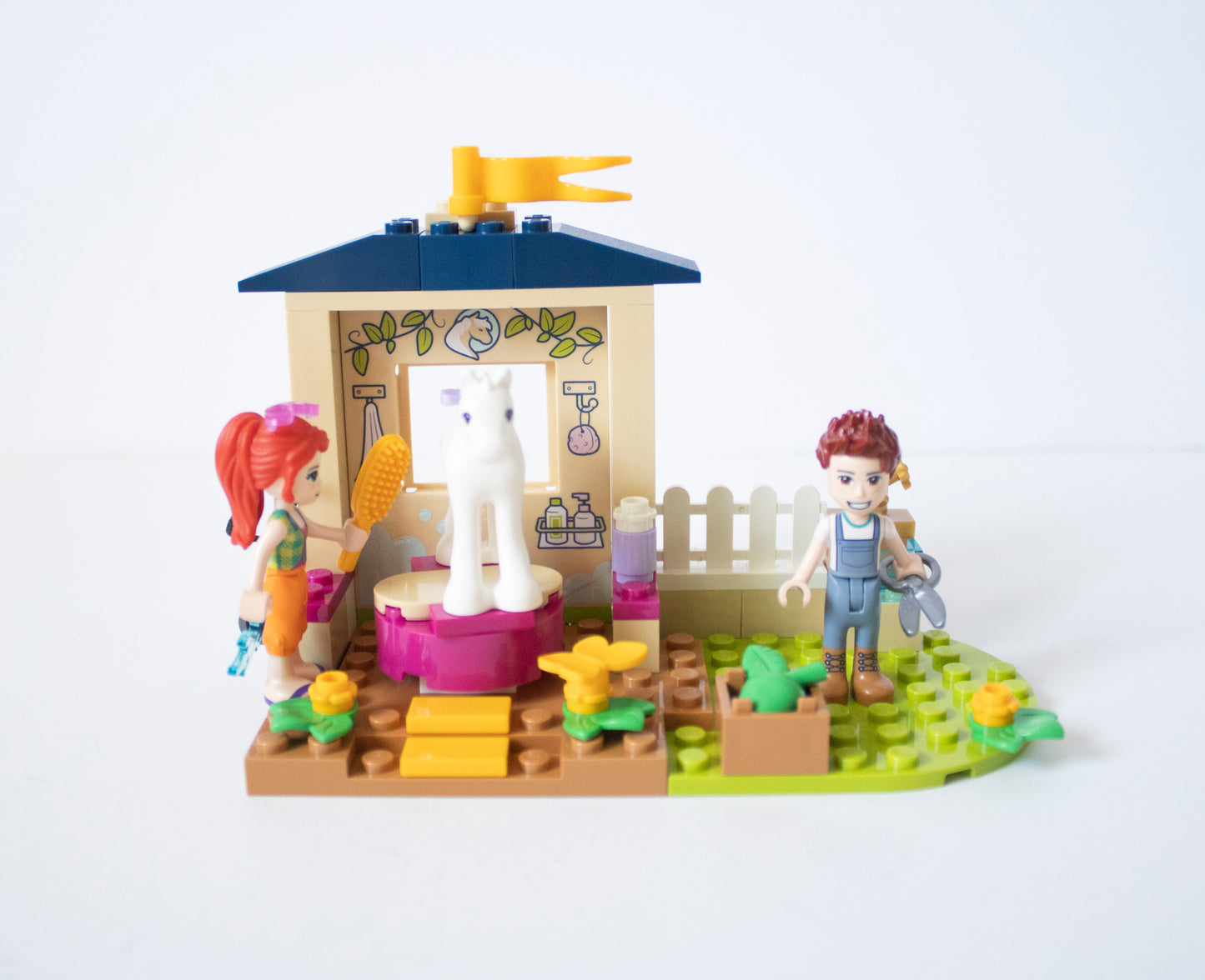 41696 Friends: Pony-Washing Stable