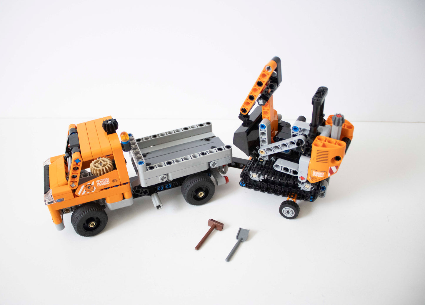 42060 Technic: Roadwork Crew