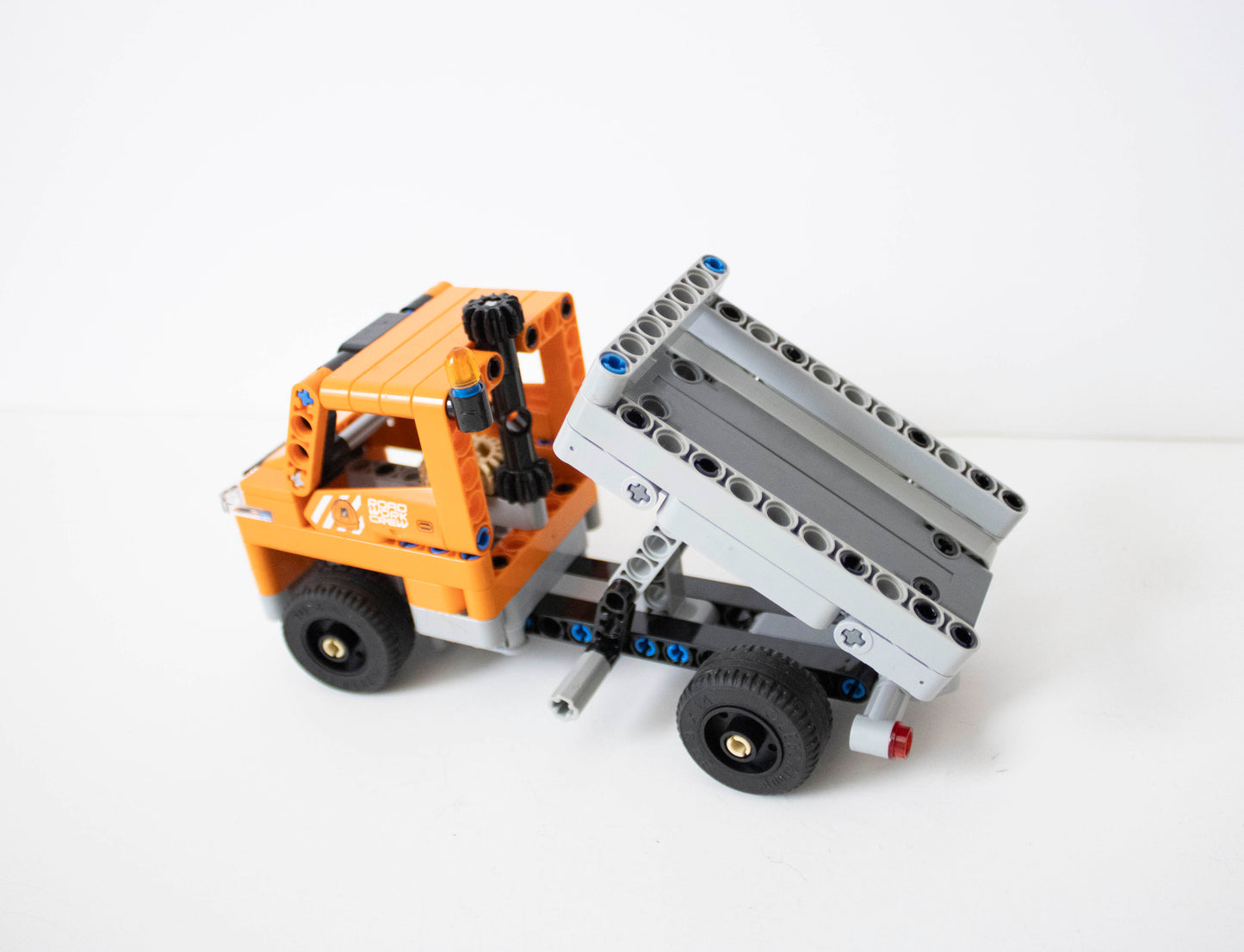 42060 Technic: Roadwork Crew