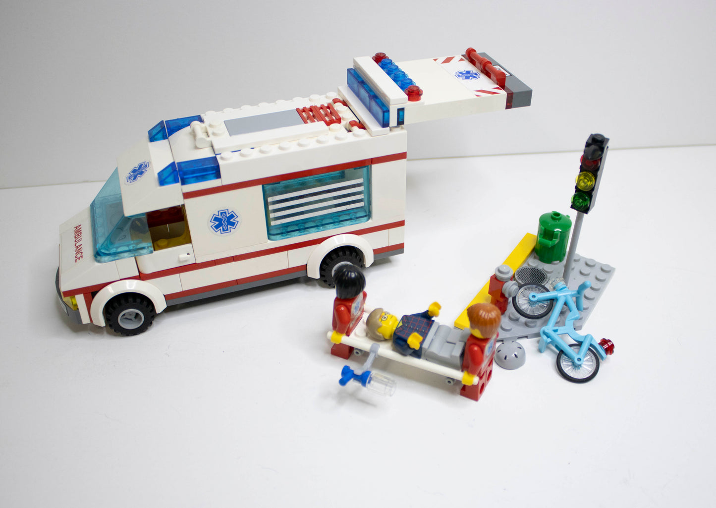 04431 City: Ambulance
