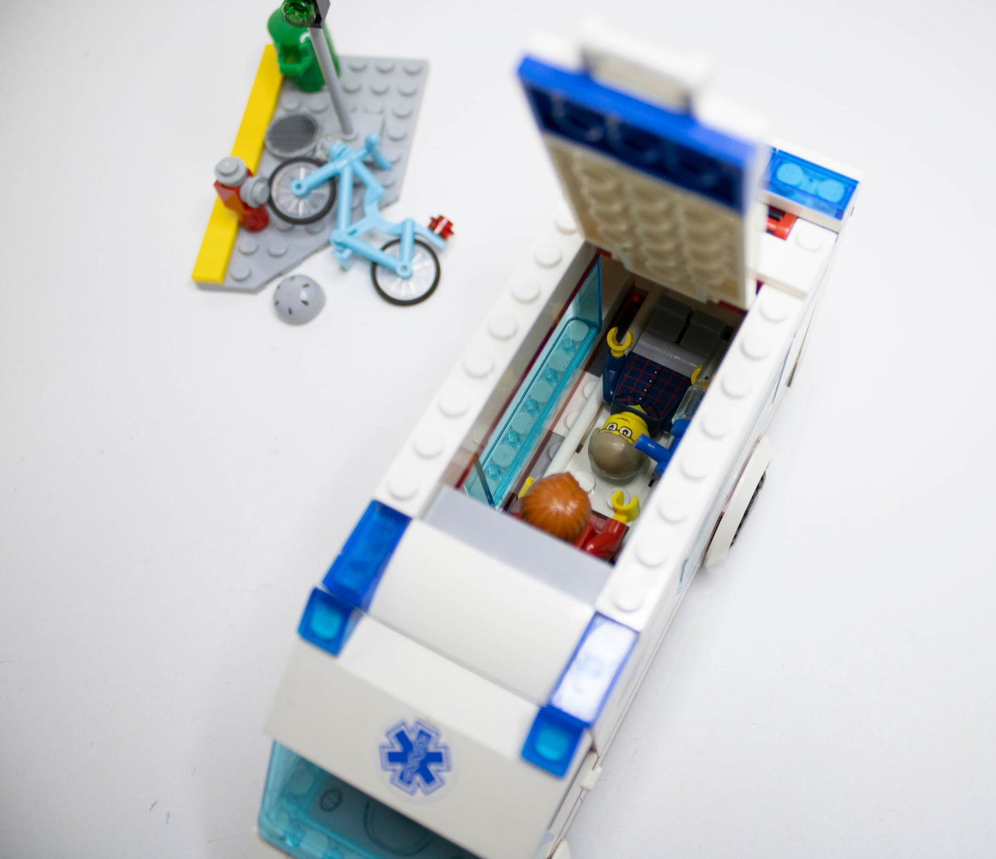 04431 City: Ambulance