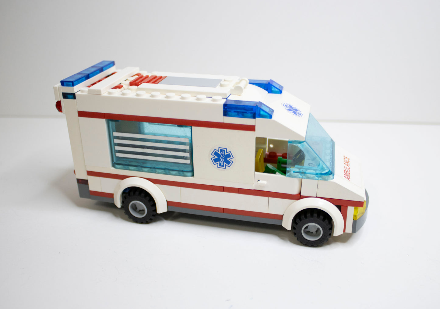 04431 City: Ambulance