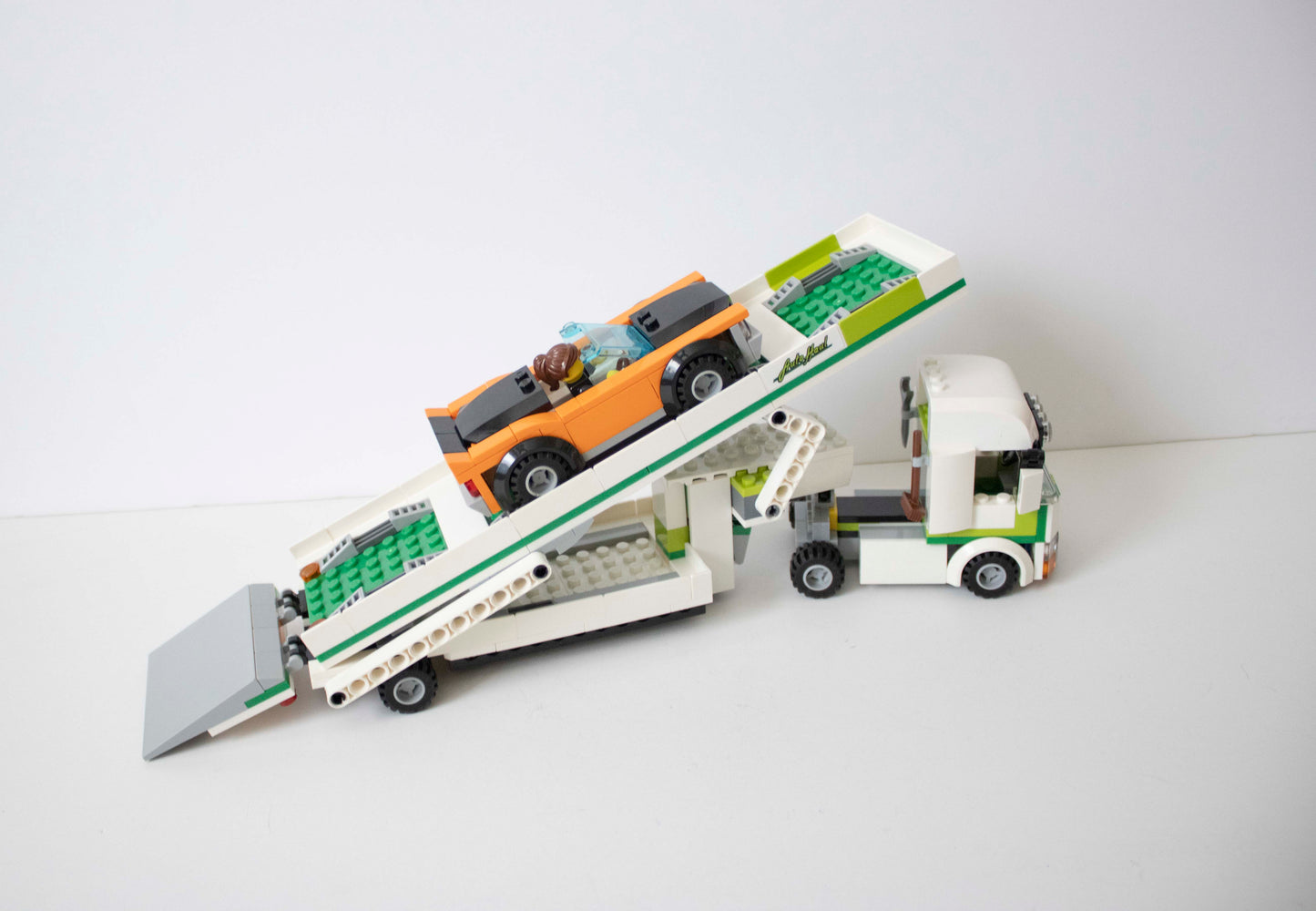 60305 City: Car Transporter