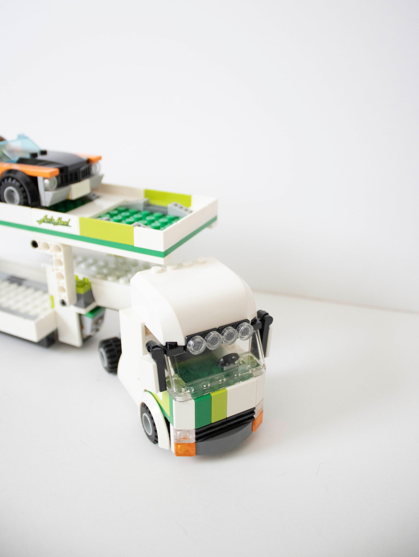 60305 City: Car Transporter