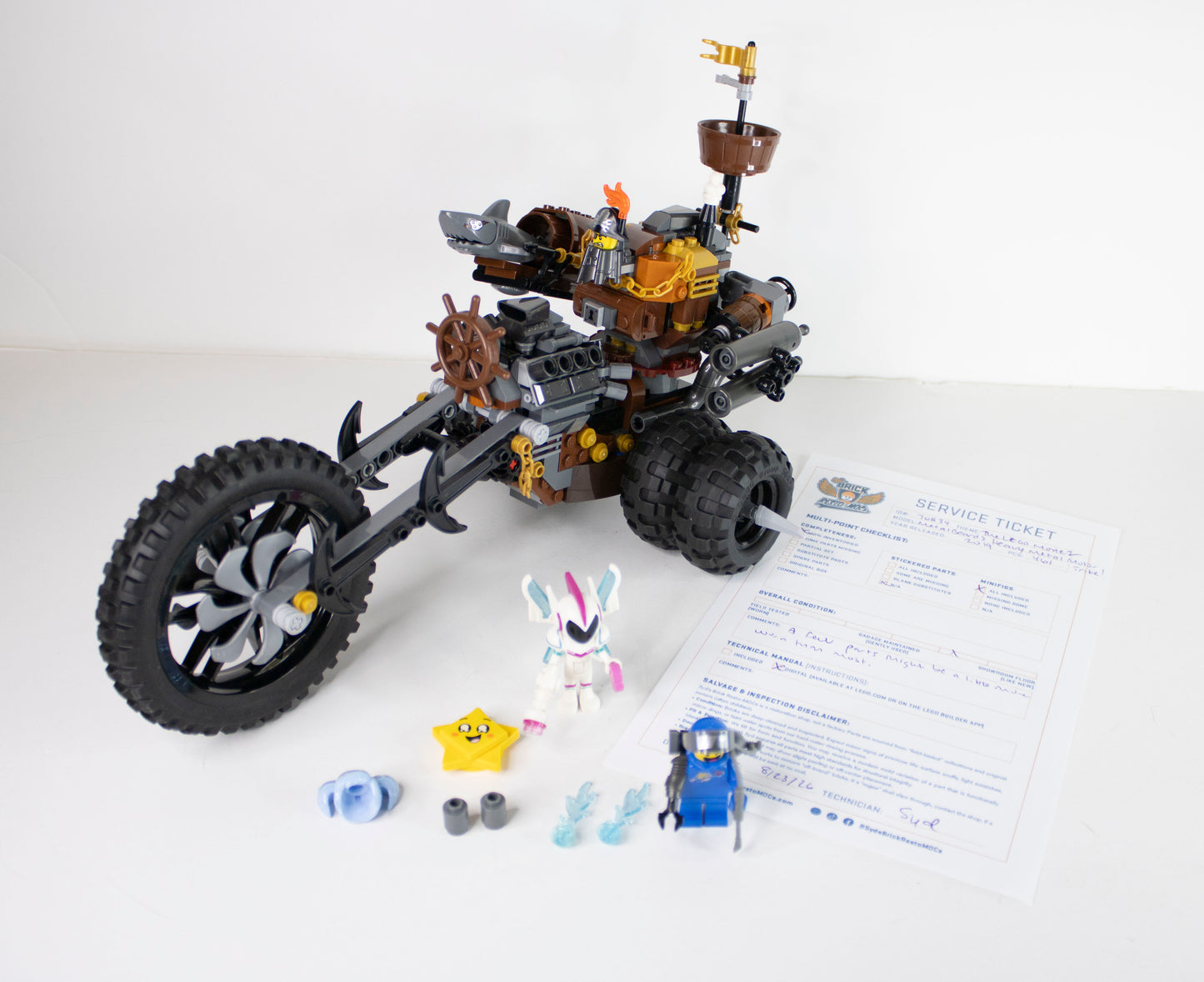 70834 The LEGO Movie 2: MetalBeard's Heavy Metal Trike!