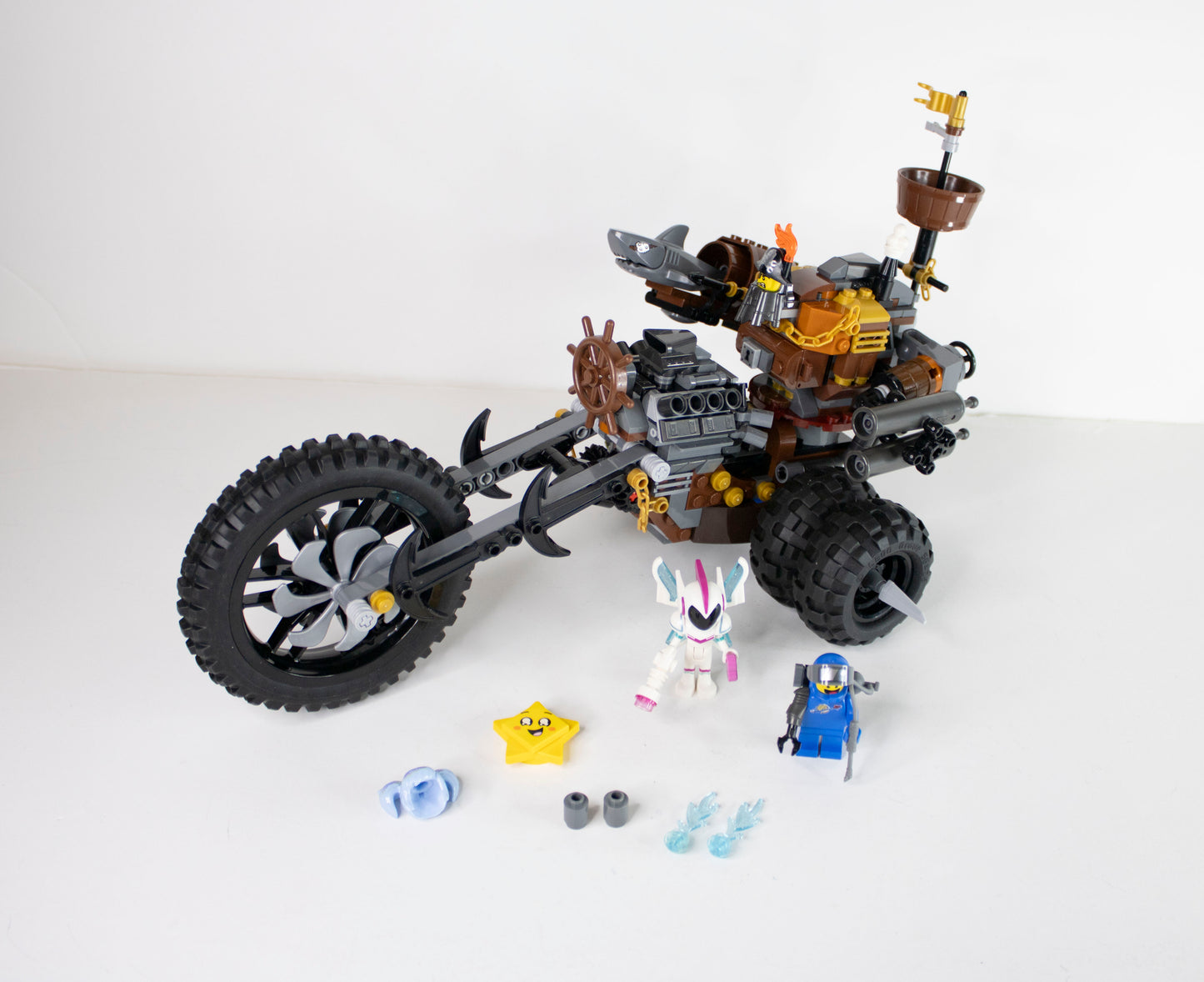 70834 The LEGO Movie 2: MetalBeard's Heavy Metal Trike!