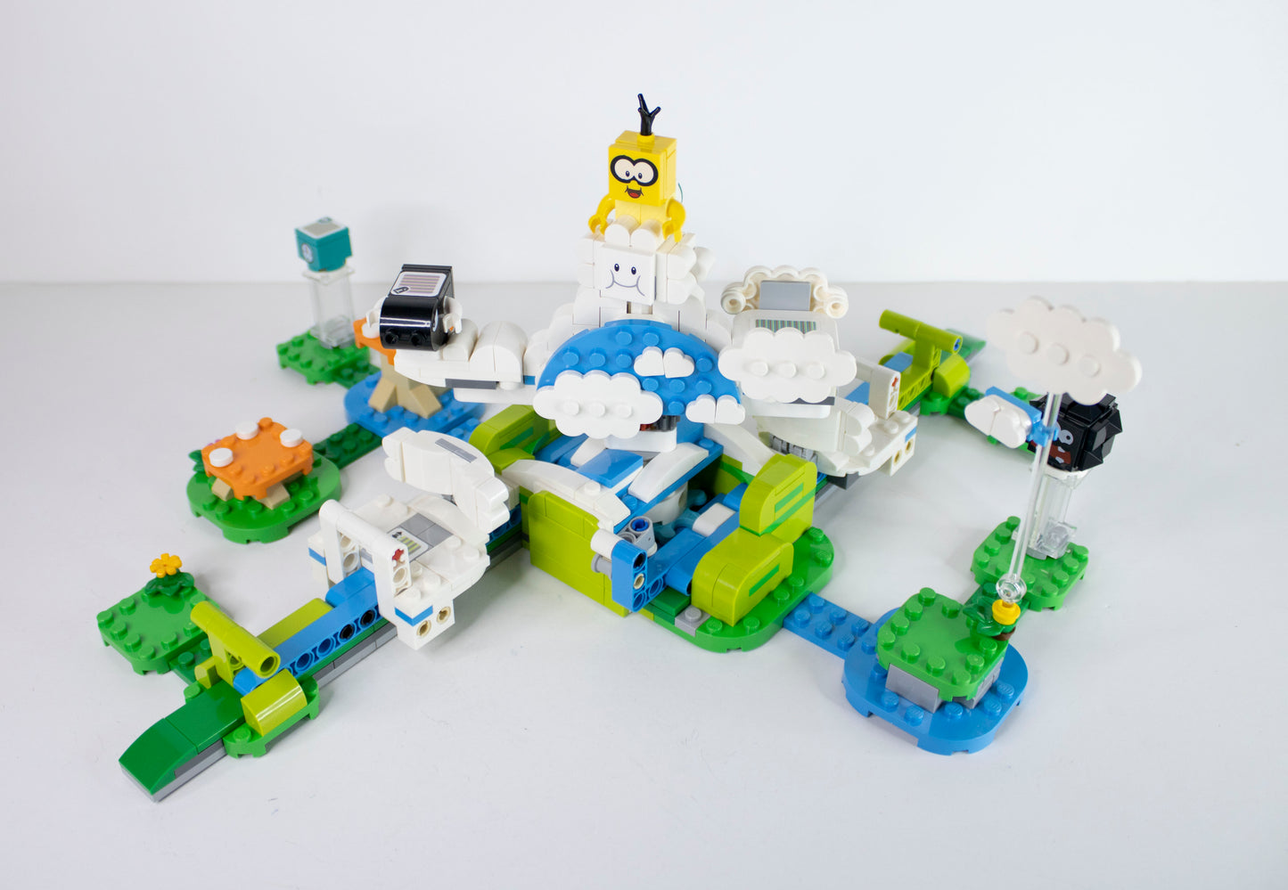 71389 Super Mario: Lakitu Sky World Expansion Set