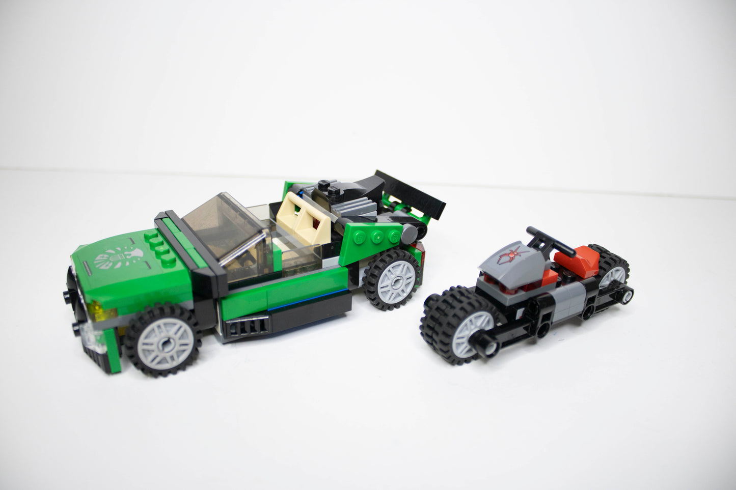 76004 Marvel Super Heroes: Spider-Man Spider-Cycle Chase