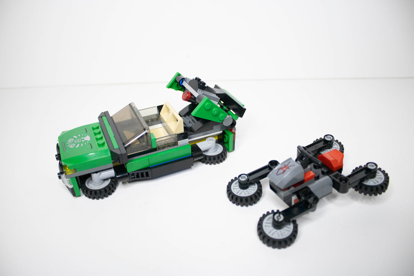 76004 Marvel Super Heroes: Spider-Man Spider-Cycle Chase