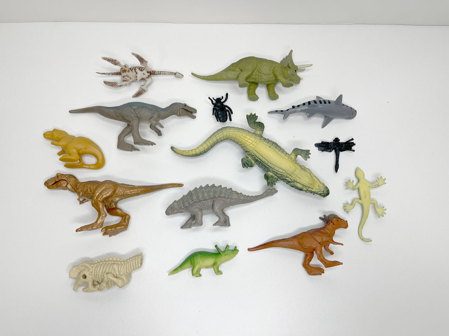 Non-LEGO Salvage: Dinosaur Figures