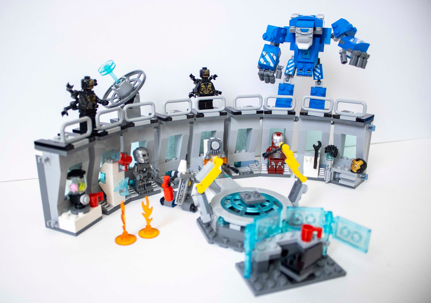 76125 Marvel Avengers: Iron Man Hall of Armor