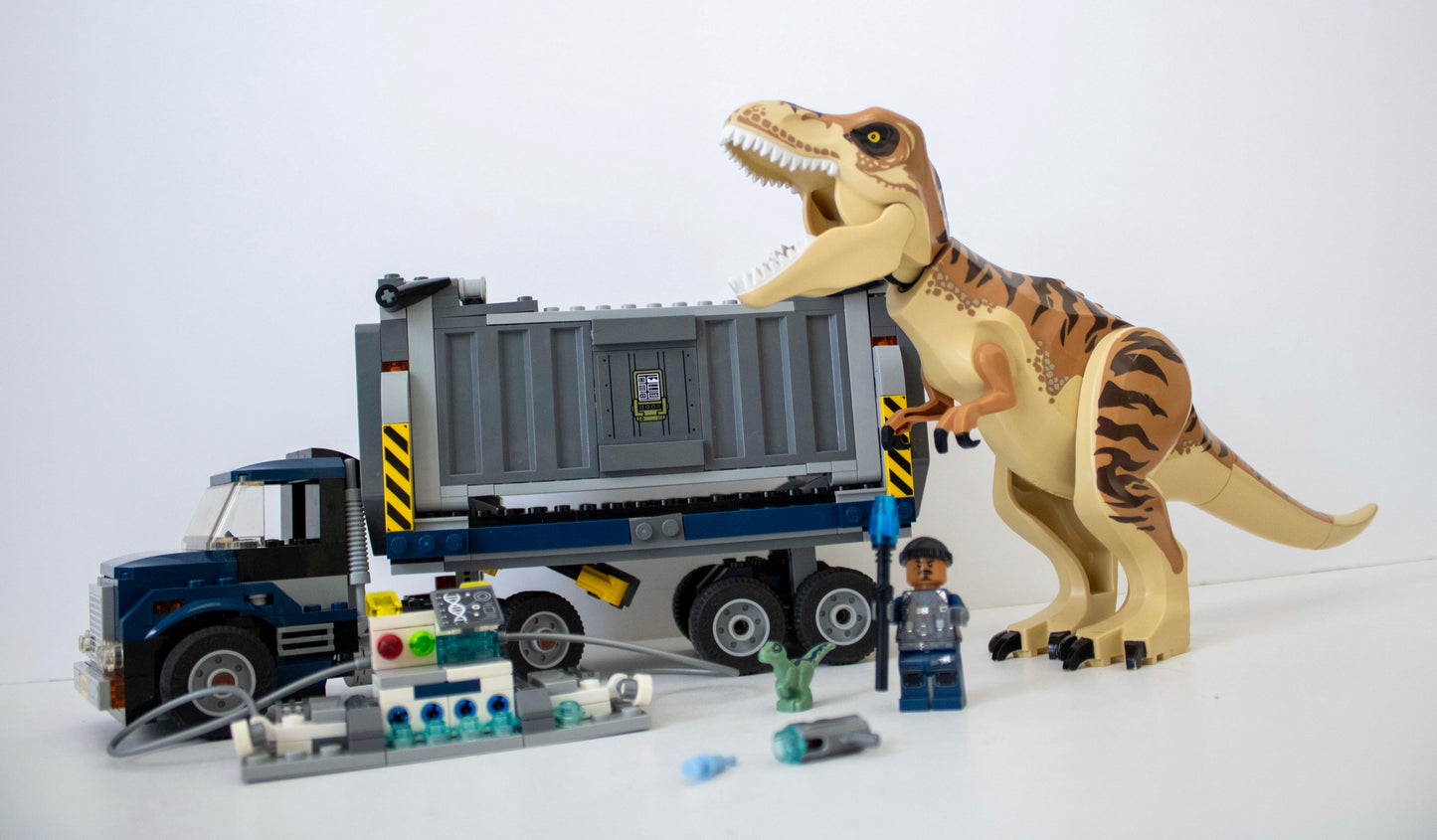 75933 Jurassic World: T.Rex Transport