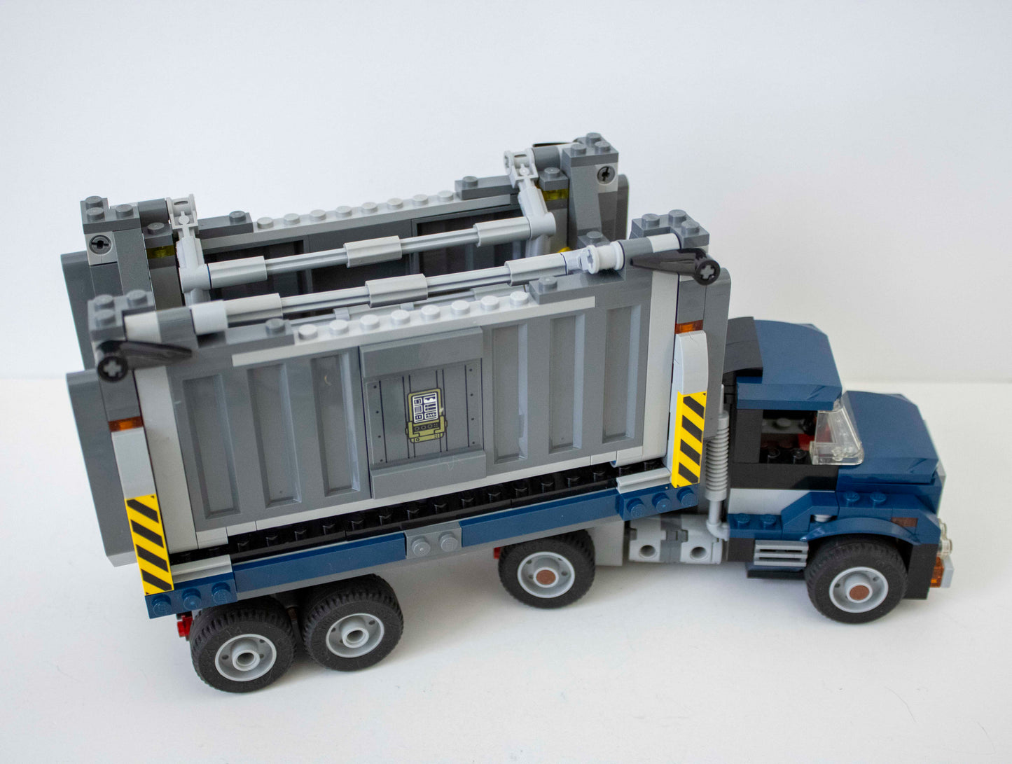 75933 Jurassic World: T.Rex Transport