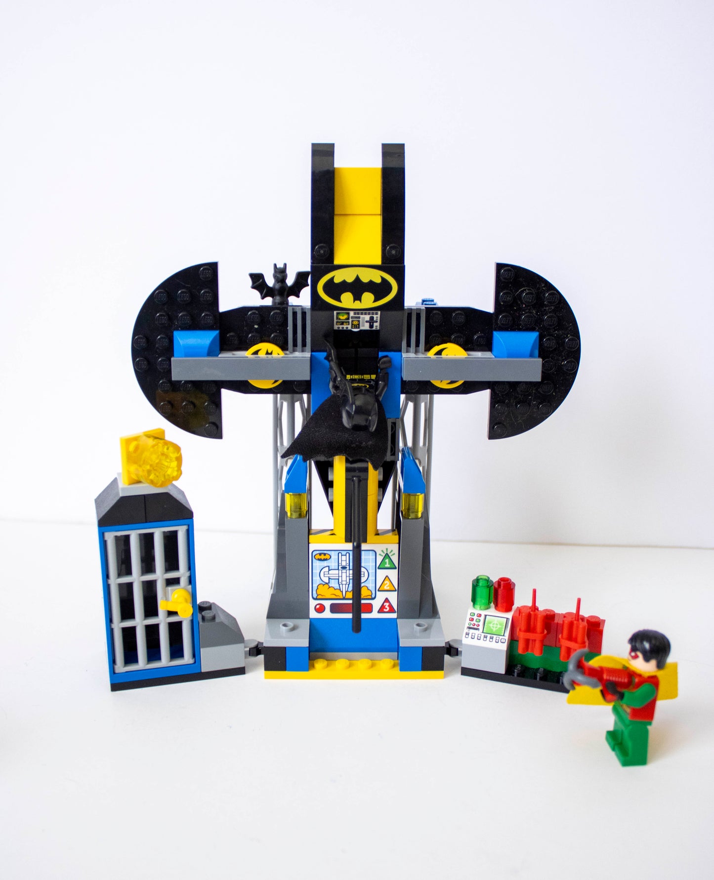 10753 Juniors: The Joker Batcave Attack