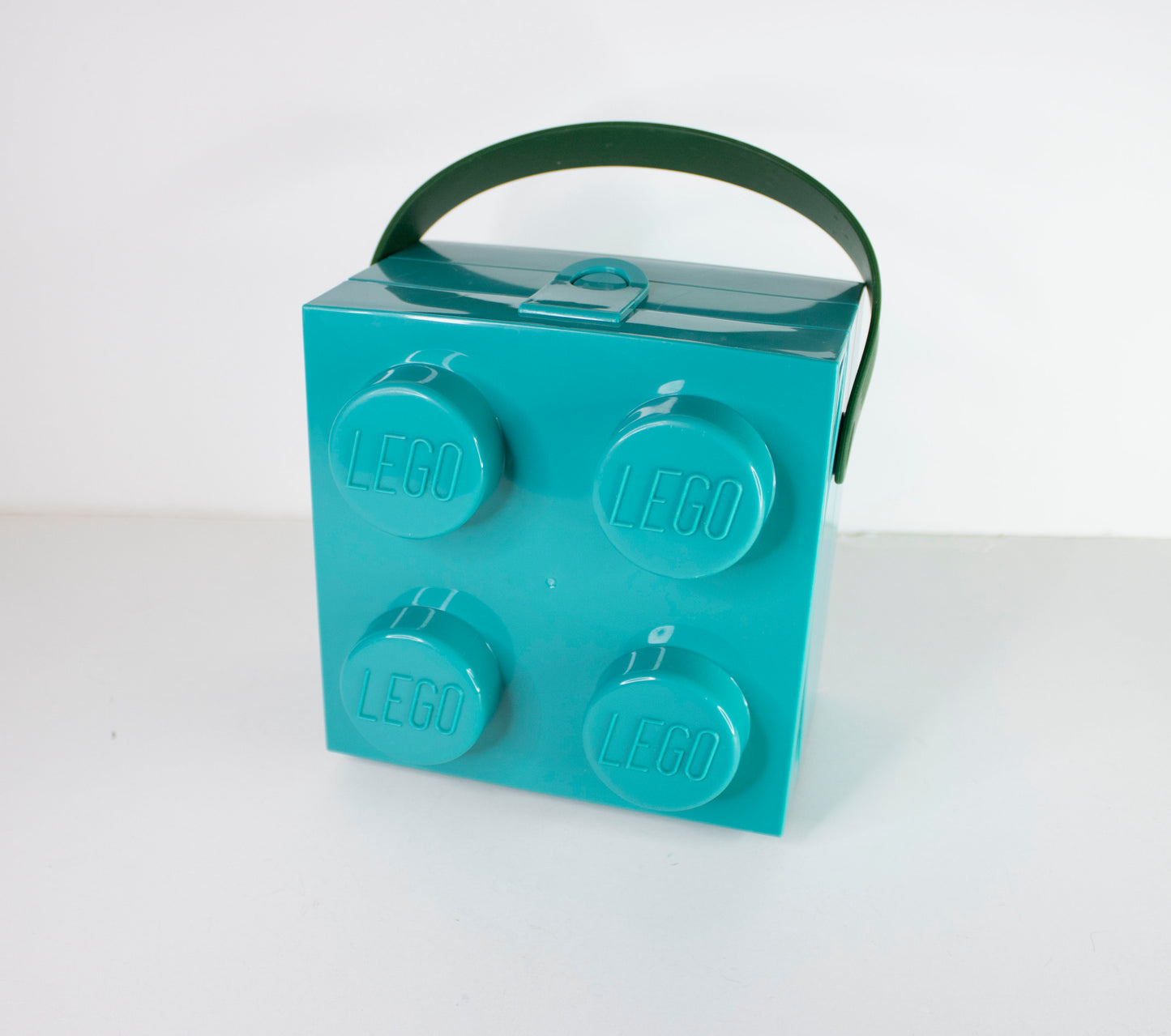 Merchandise: Classic LEGO Brick Lunch Box with Handle (Teal)