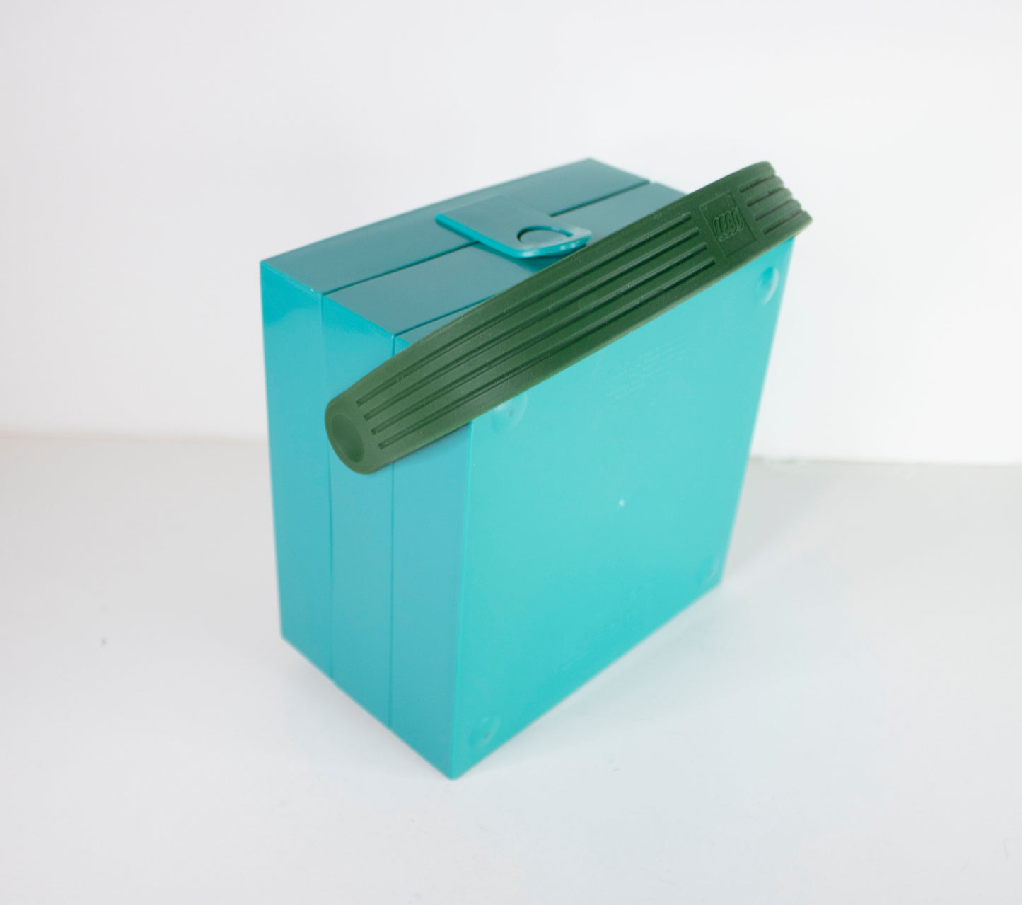 Merchandise: Classic LEGO Brick Lunch Box with Handle (Teal)