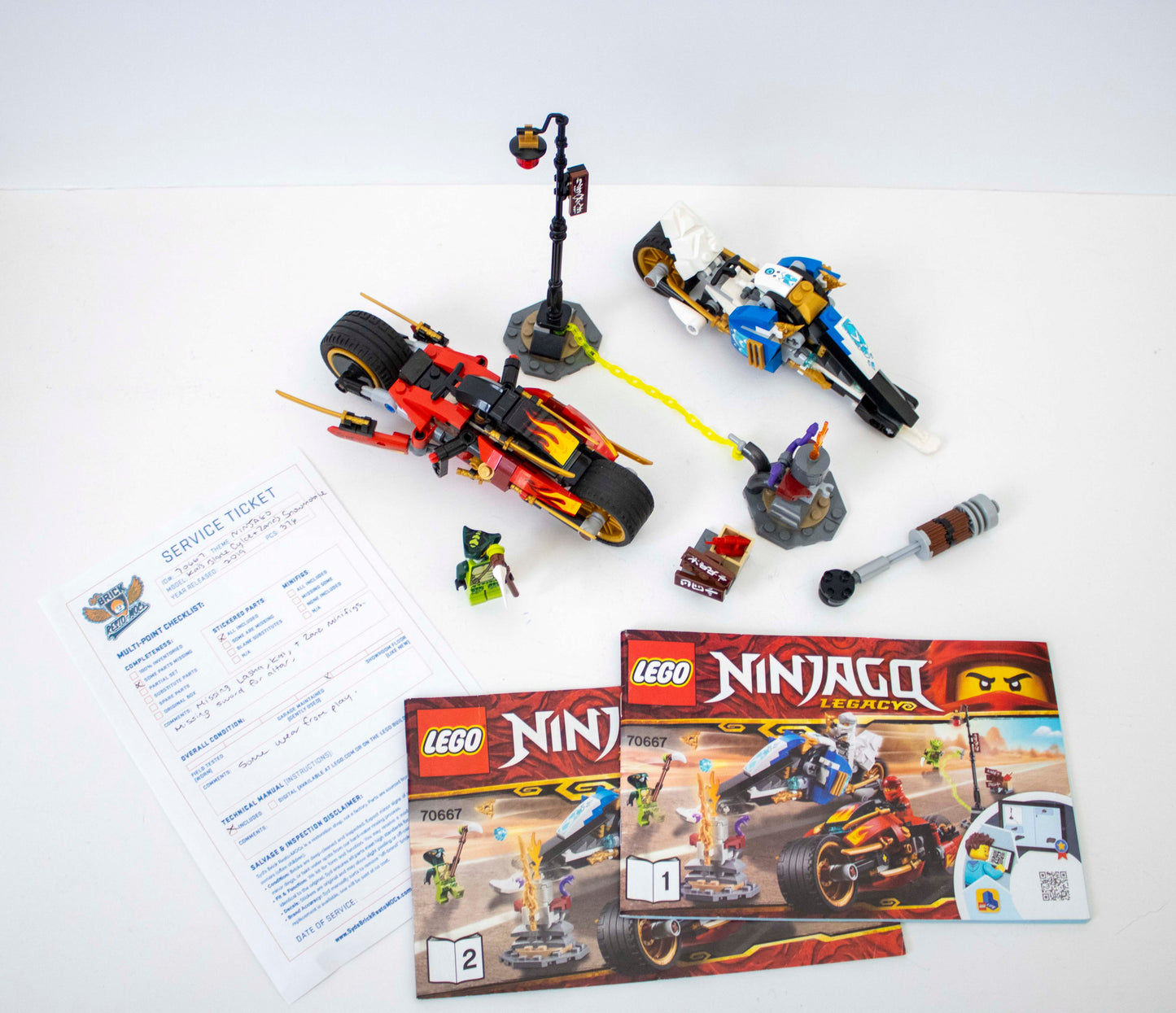 70667 Ninjago: Kai's Blade Cycle & Zane's Snowmobile