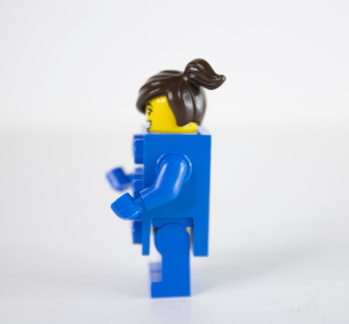 Minifig: col18-3 Brick Suit Girl (CMF Series 18)