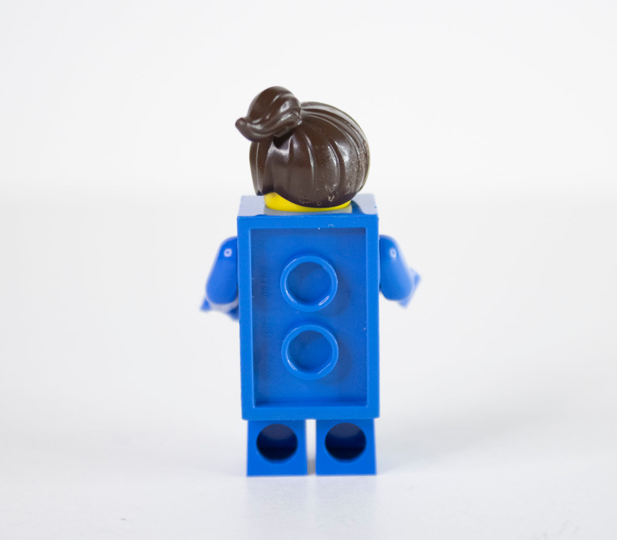 Minifig: col18-3 Brick Suit Girl (CMF Series 18)