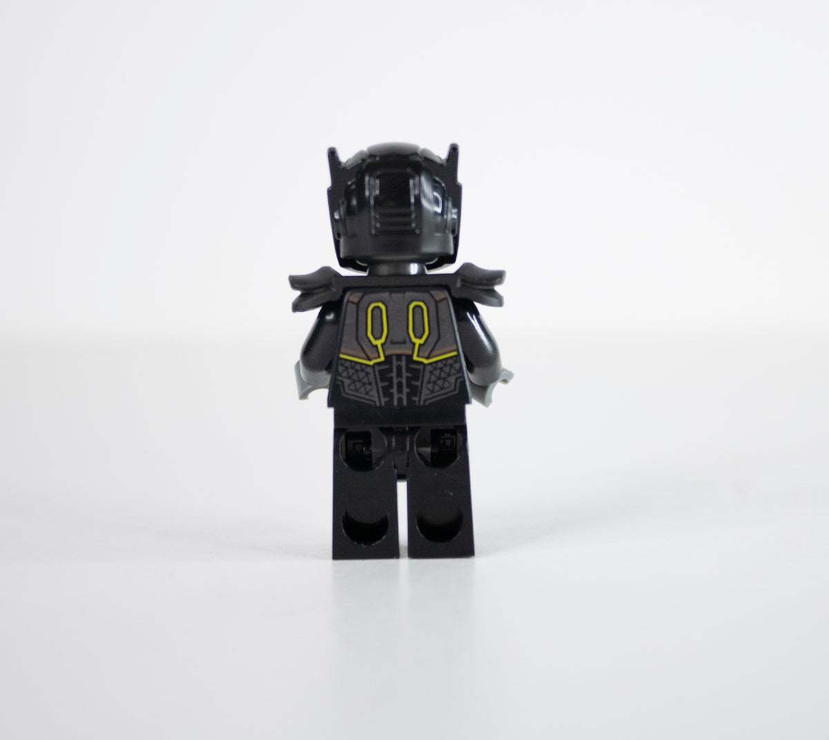 Minifig: col19-11 Galactic Bounty Hunter (CMF Series 19)