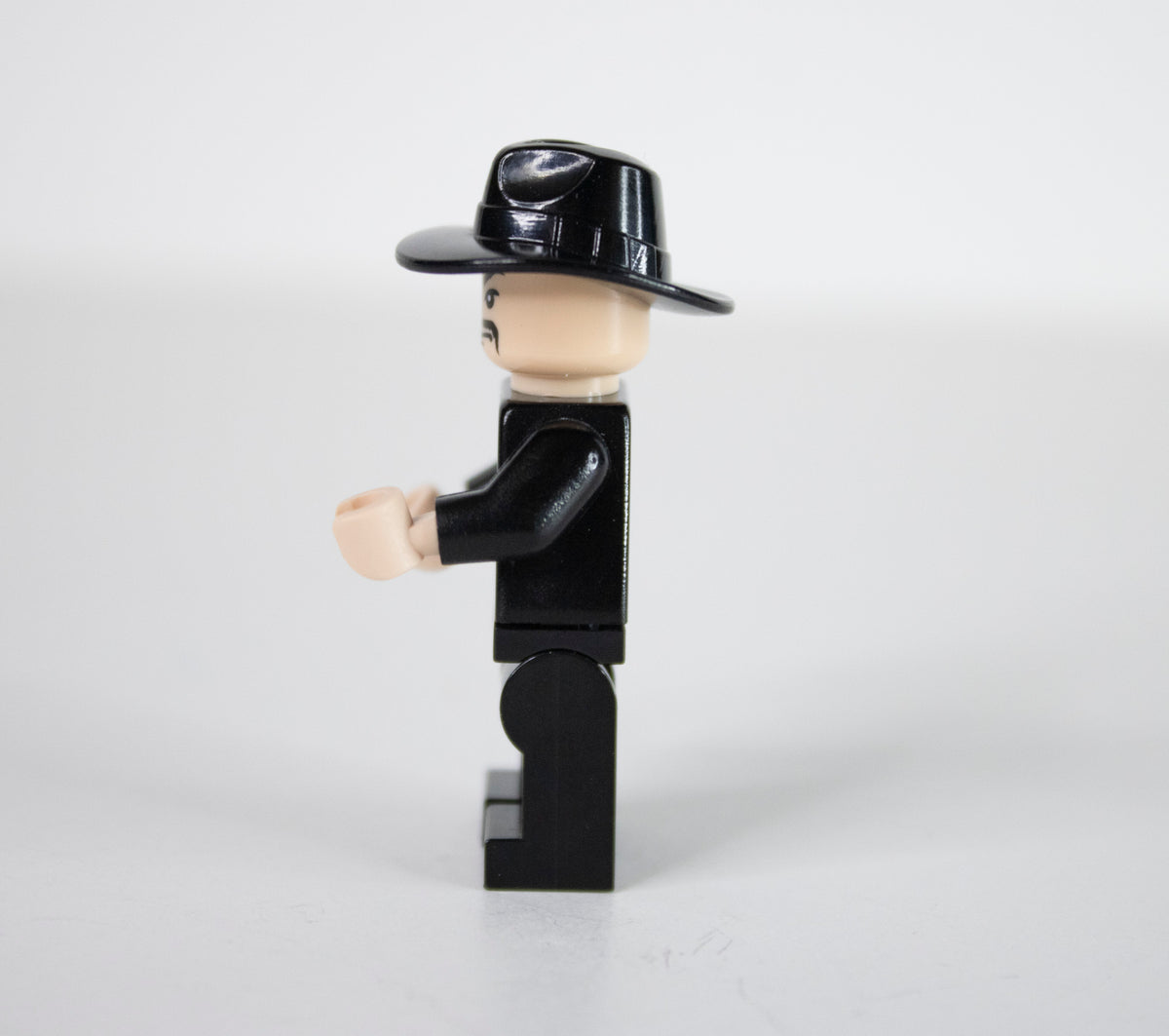 Minifig: iaj027 Shanghai Gangster w Moustache (Indiana Jones)