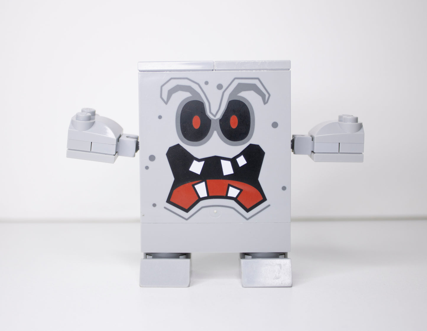 Minifig: Whomp mar0033 (Super Mario)